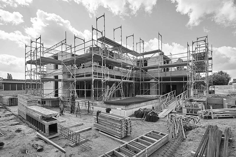 Neubau einer luxuriösen Villa in der Bauphase