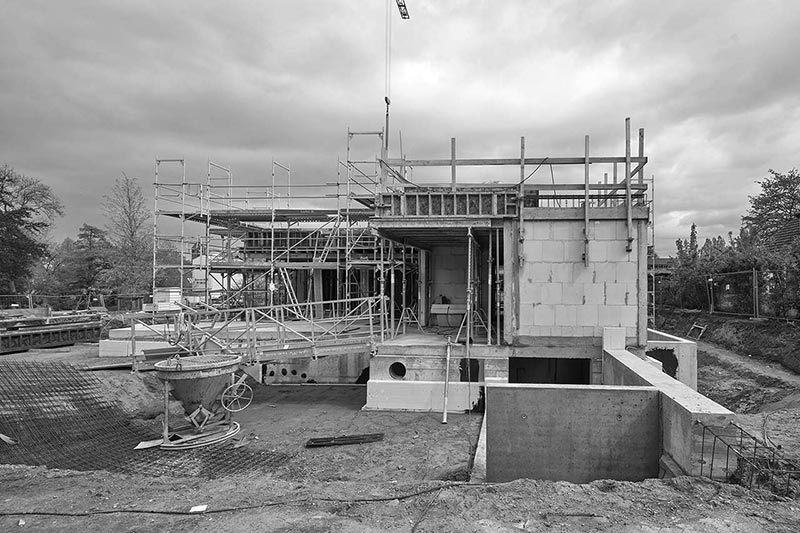 Neubau einer luxuriösen Villa in der Bauphase