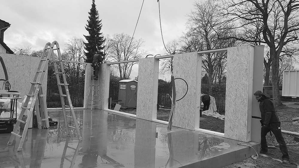 Baustelle mit Hebekran