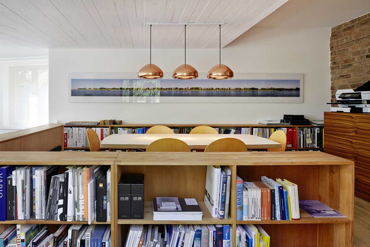 Stahlhaus Düsseldorf, Inneneinrichtung des Büro-Anbaus.