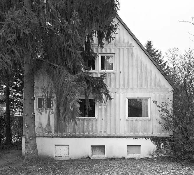 Giebelansicht des Alten Stahlhauses in Düsseldorf Kalkum vor der Sanierung.