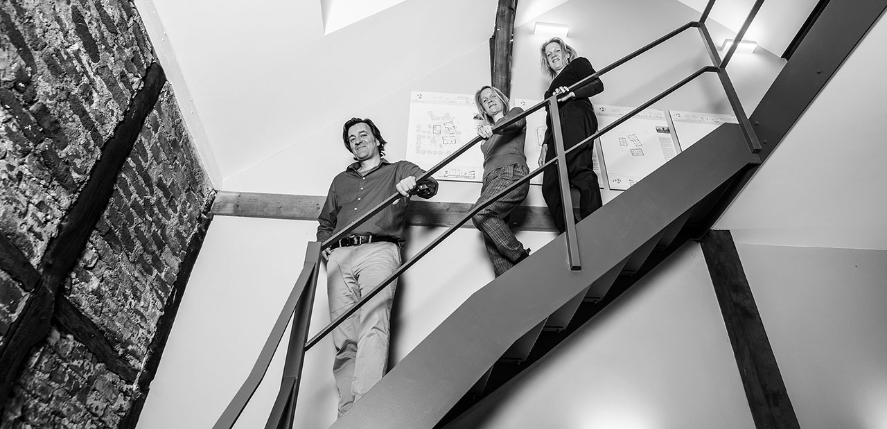 Portrait der Architekt:innen von Turck Architekten Düsseldorf für nachhaltiges Bauen